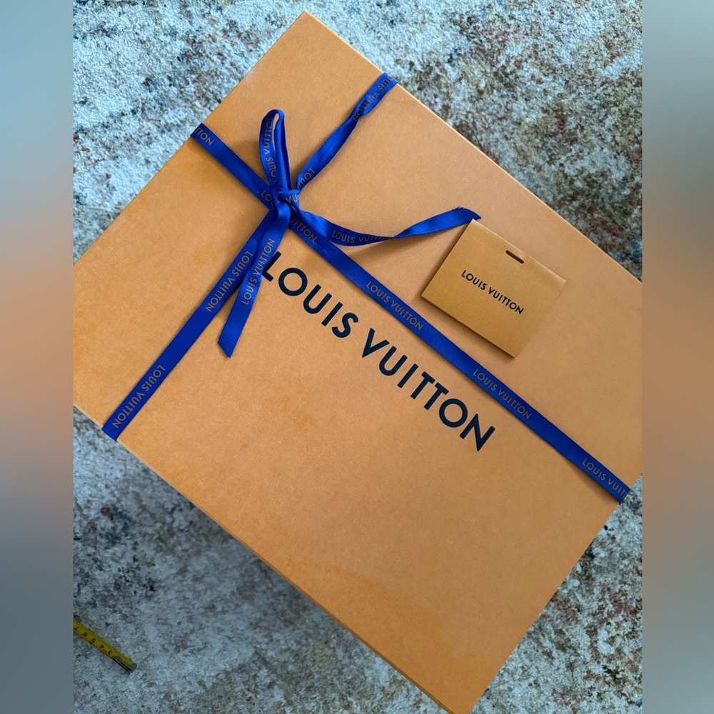Louis Vuitton box